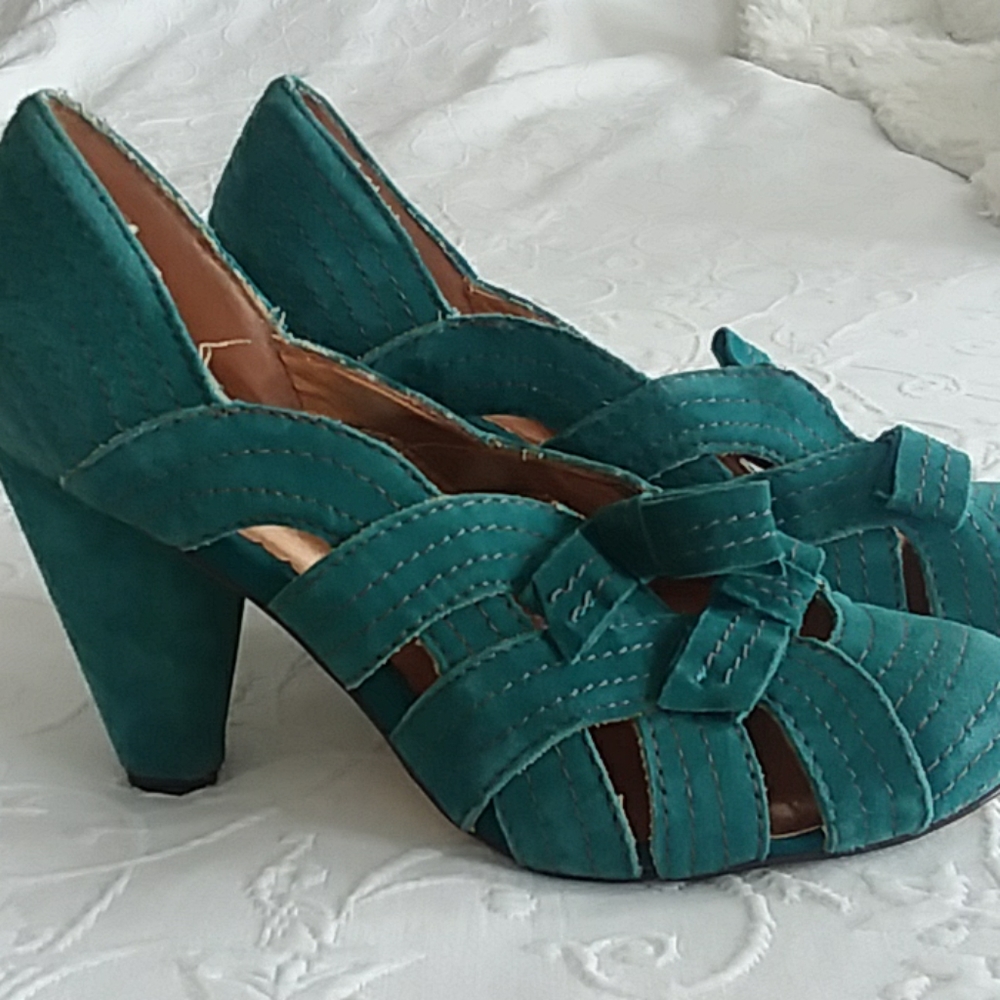 Anthro Seychelles Teal Suede Bow Heels